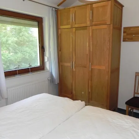 E19 Haus Mit Wintergarten, Terrasse Und Garten